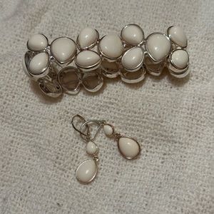 Necklace and earring set